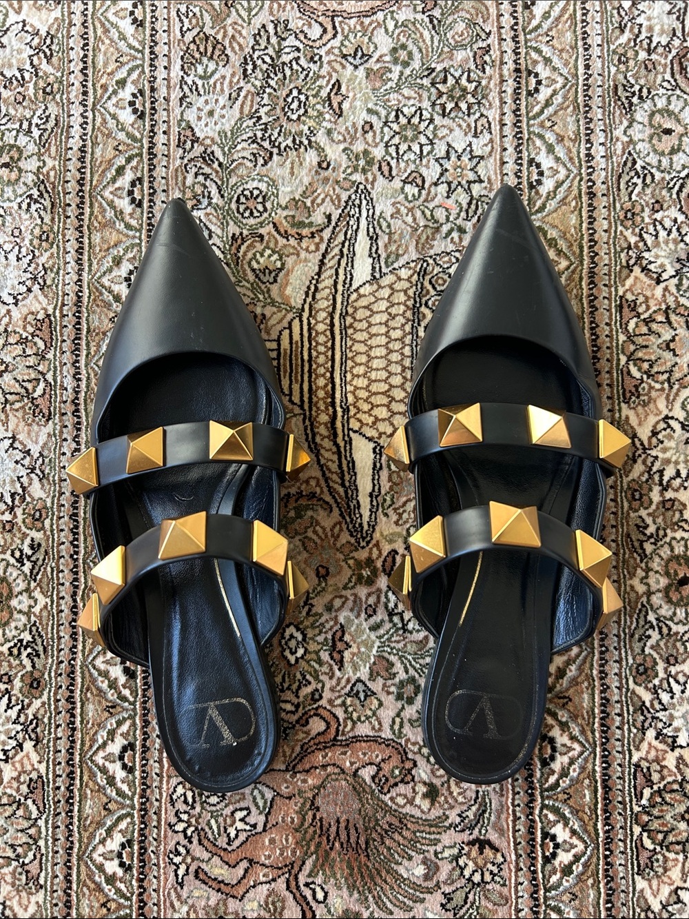 Valentino Roman stud Black Leather Pointed Mules with Gold Pyramid Studs (39)